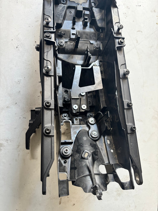 Boucle arrière yamaha mt 09 2021-2024 B7N 211900 900