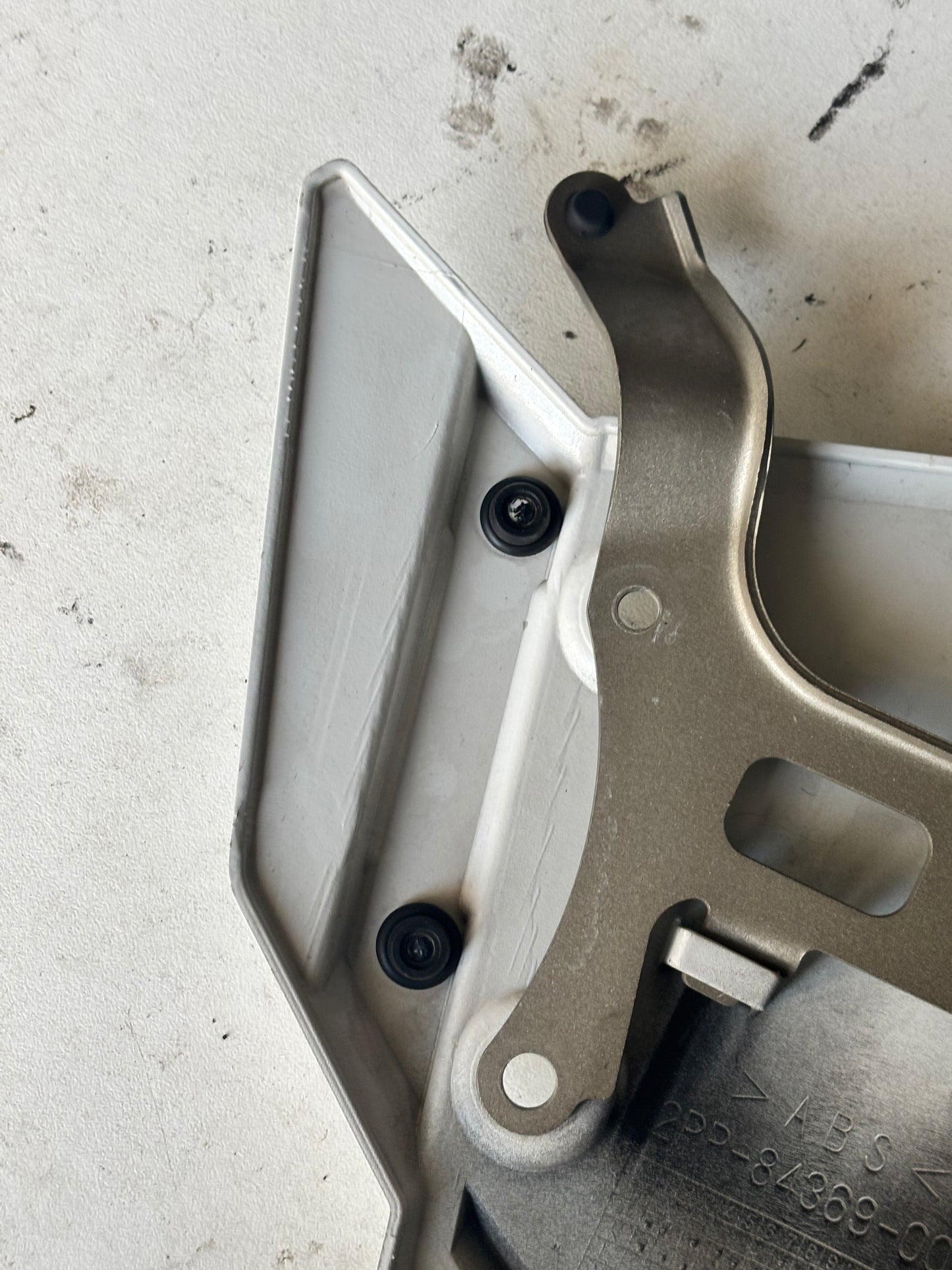 Couvercle Support Bulle pare brise Yamaha tracer 900 2015/2017 2PP8436900