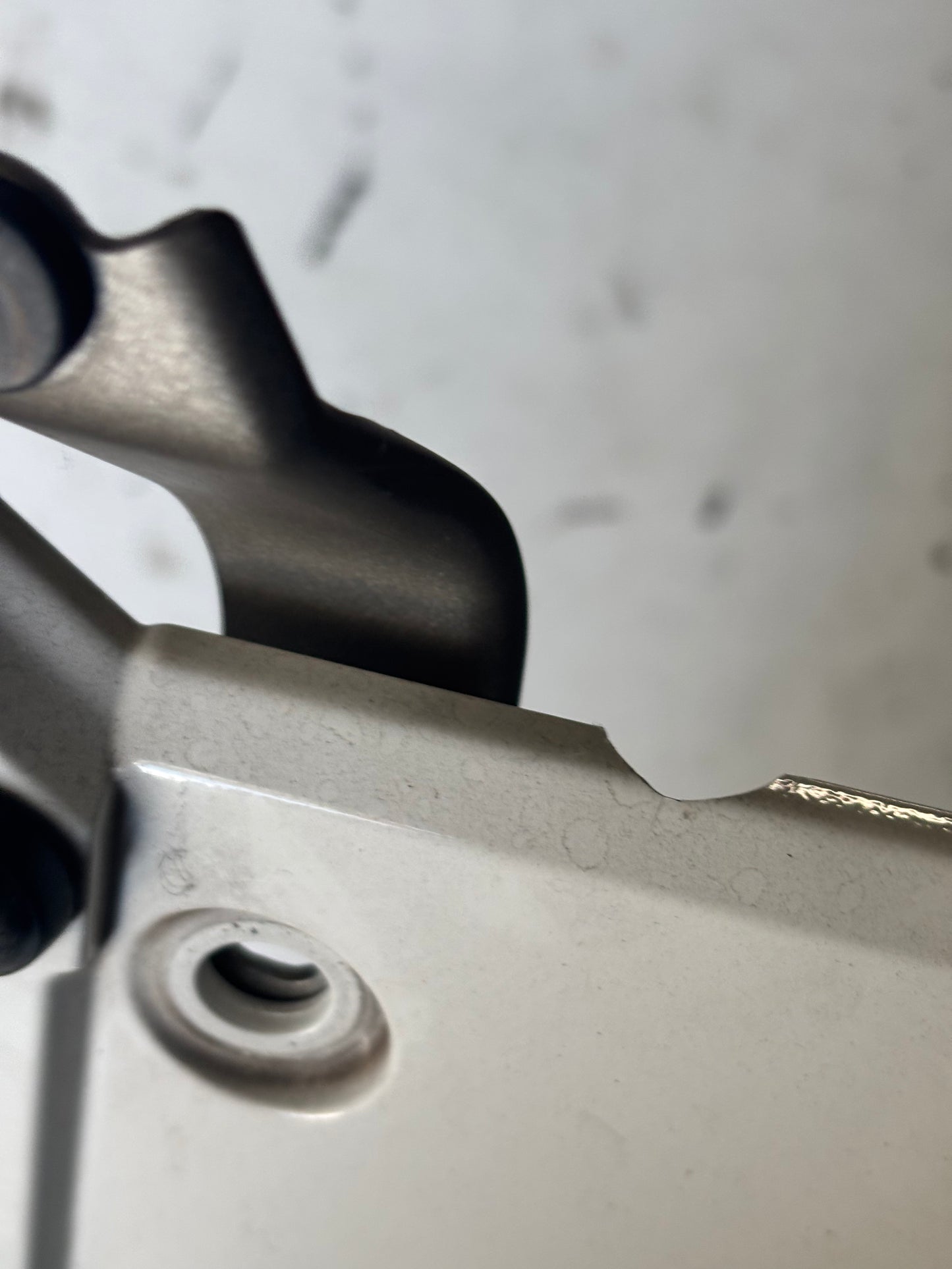 Couvercle Support Bulle pare brise Yamaha tracer 900 2015/2017 2PP8436900