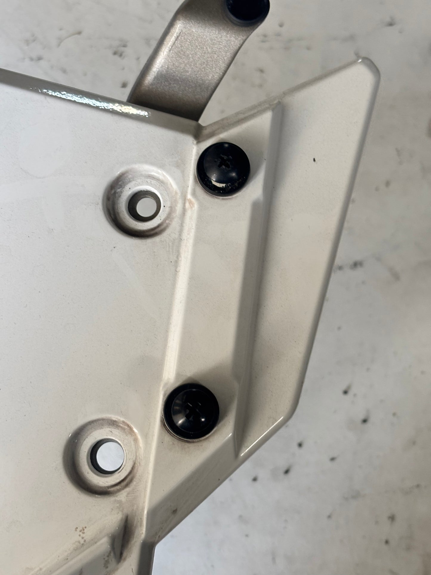 Couvercle Support Bulle pare brise Yamaha tracer 900 2015/2017 2PP8436900