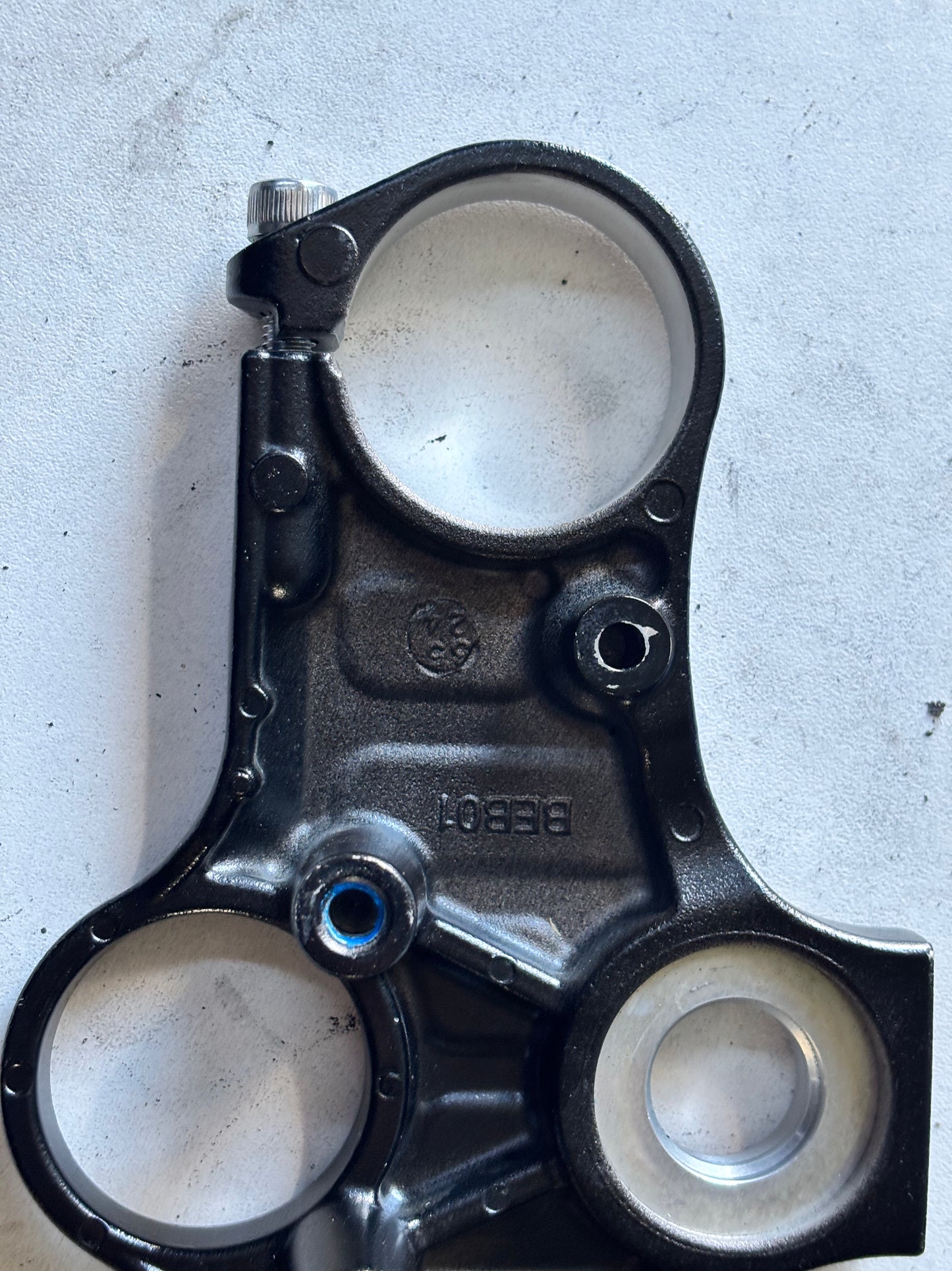 Té supérieur  Yamaha r7 2021-2024