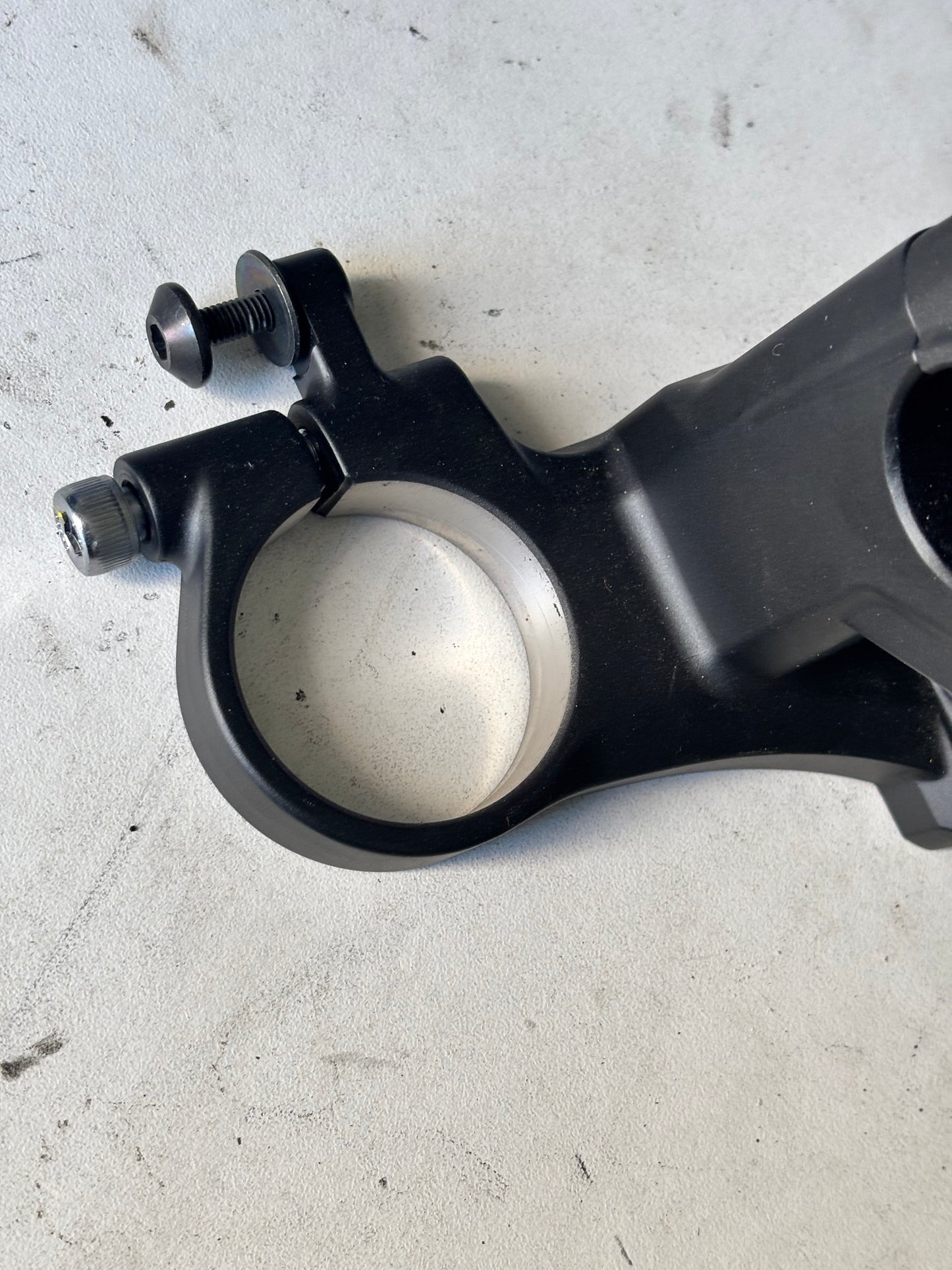 Té supérieur pontet  yamaha mt 07 mt07 2025