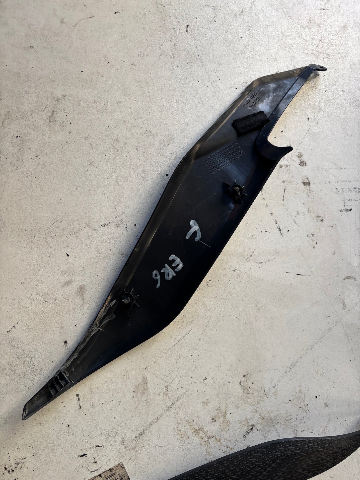 Carénage latéral gauche protection réservoir  Kawasaki Er6n er6f 2009/2011