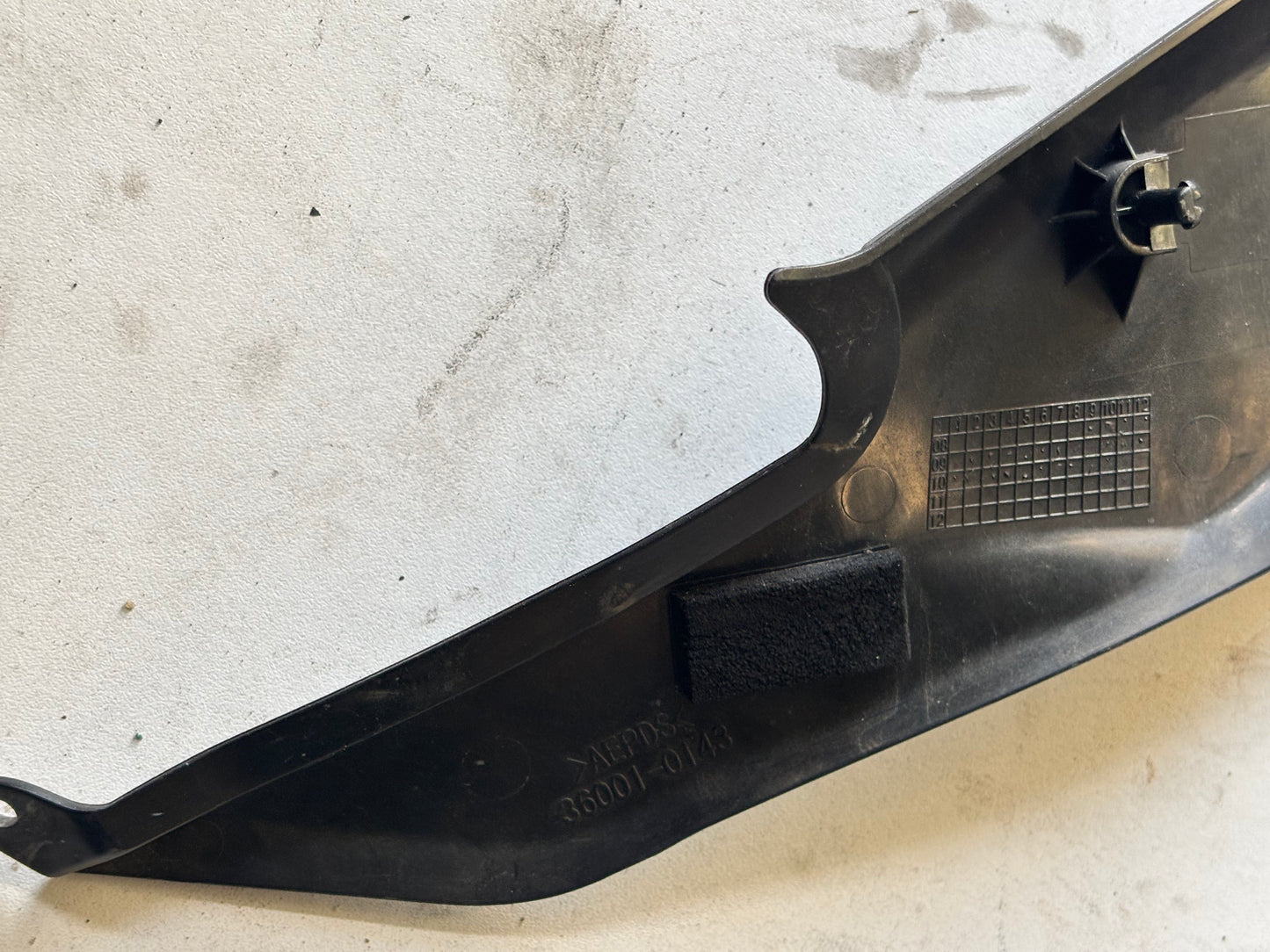 Carénage latéral gauche protection réservoir  Kawasaki Er6n er6f 2009/2011