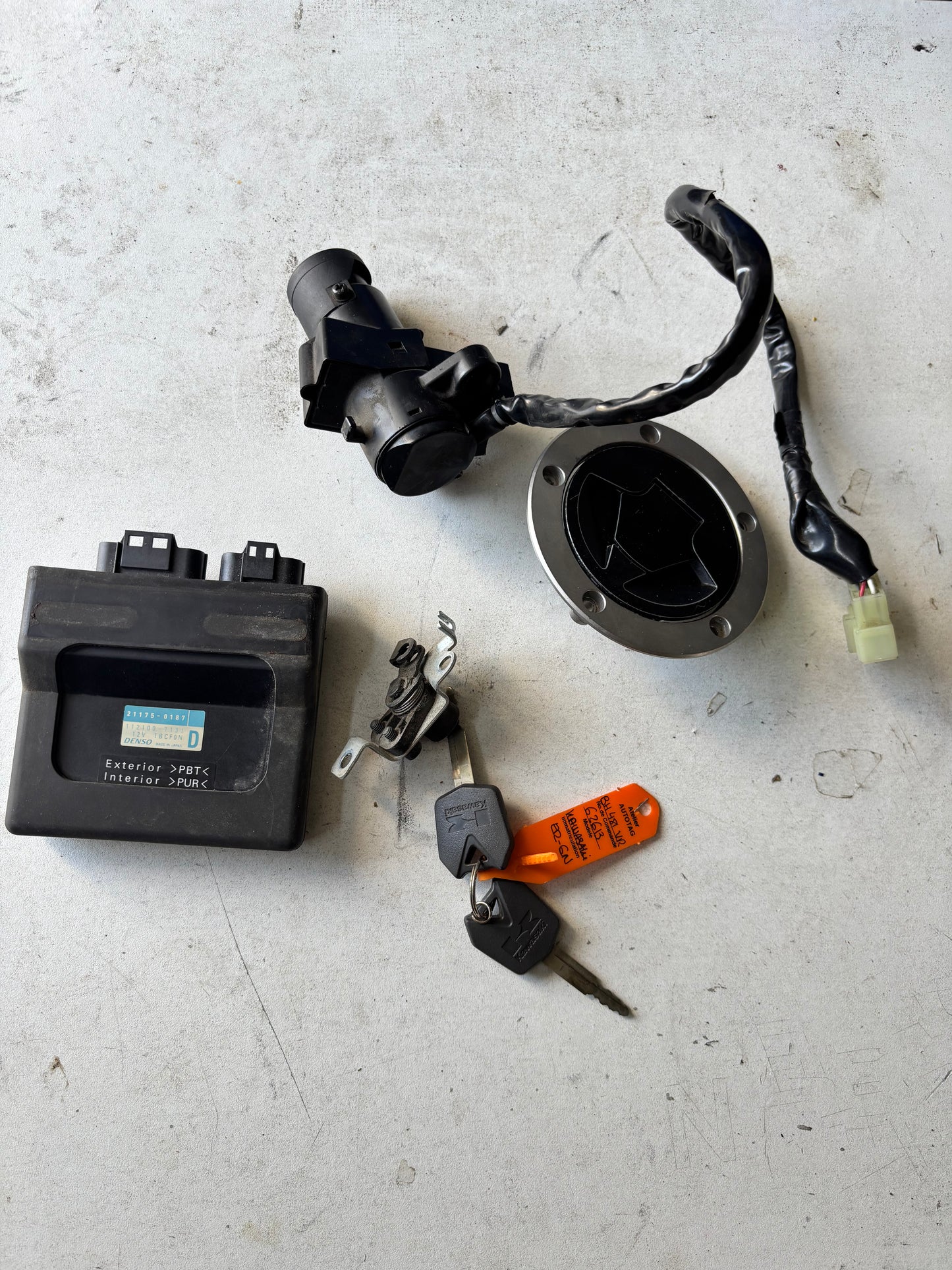 Kawasaki Er6n Er6f Zündschloss-Set 2009/2011 Zündschloss/Tankdeckel/Sitzschloss/2 Schlüssel / ec7