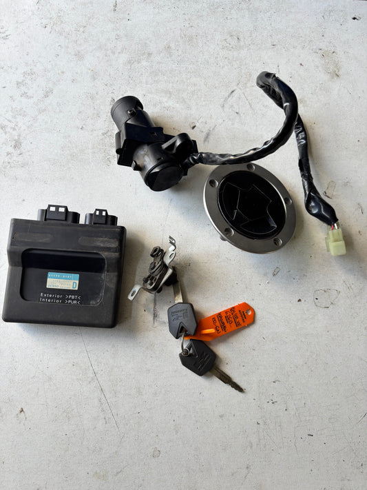 Kit serrure démarrage Kawasaki Er6n Er6f  2009/2011 neiman/trappe/ serrure selle/2 clés / ec7