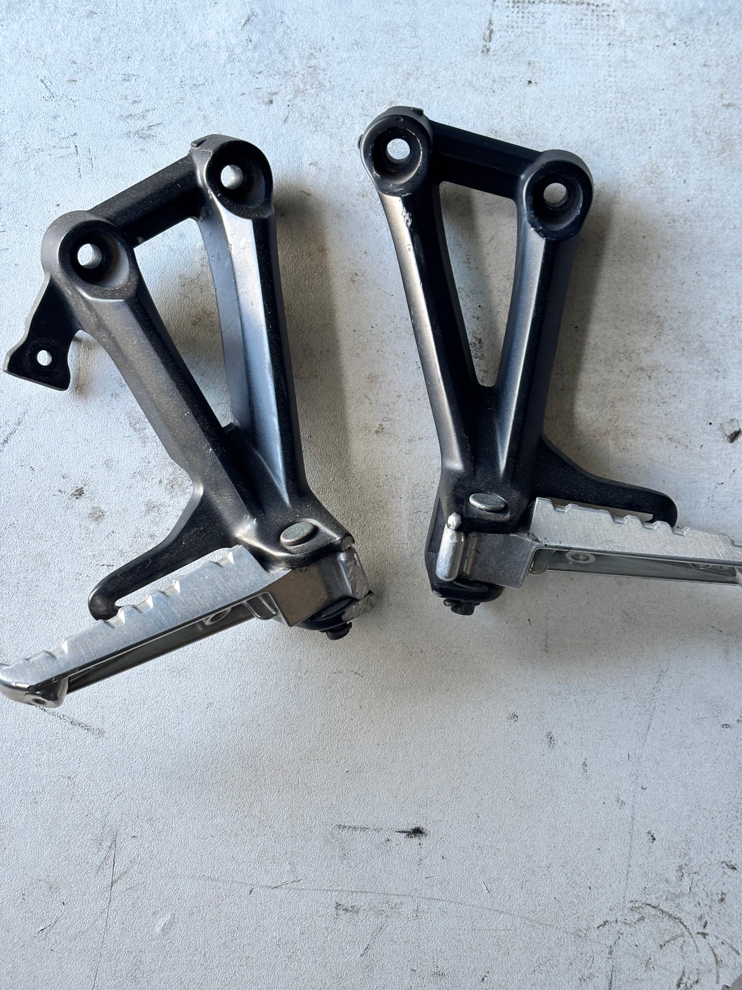 Fußrastenpaar hinten Yamaha MT09 2013/2020