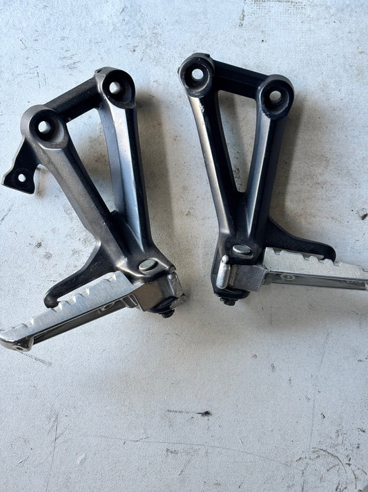 Paire platine cale pied arrière Yamaha mt09 2013/2020