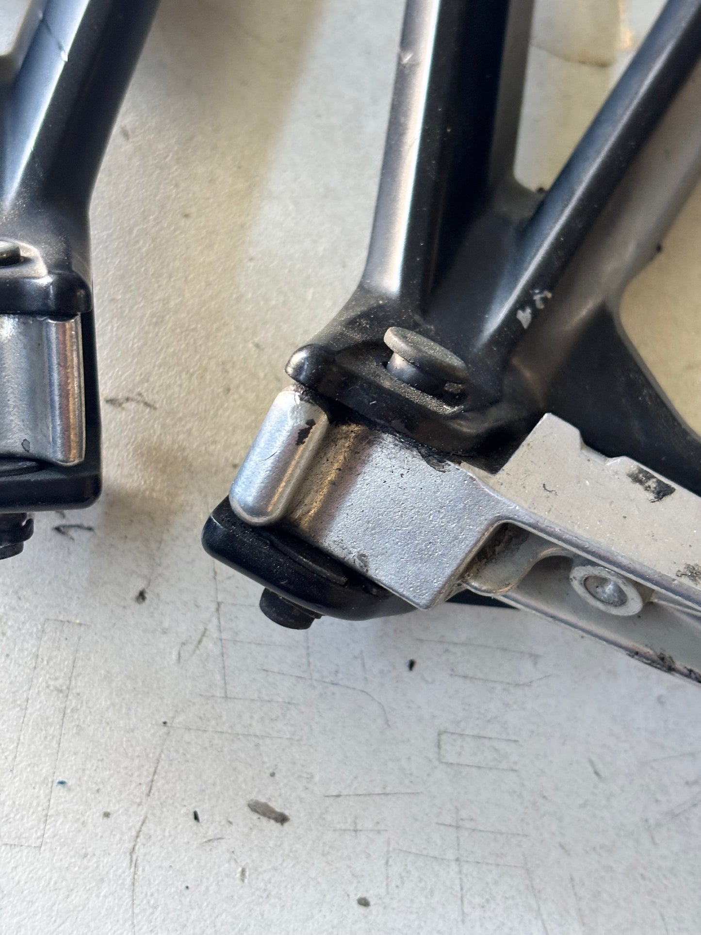 Paire platine cale pied arrière Yamaha mt09 2013/2020