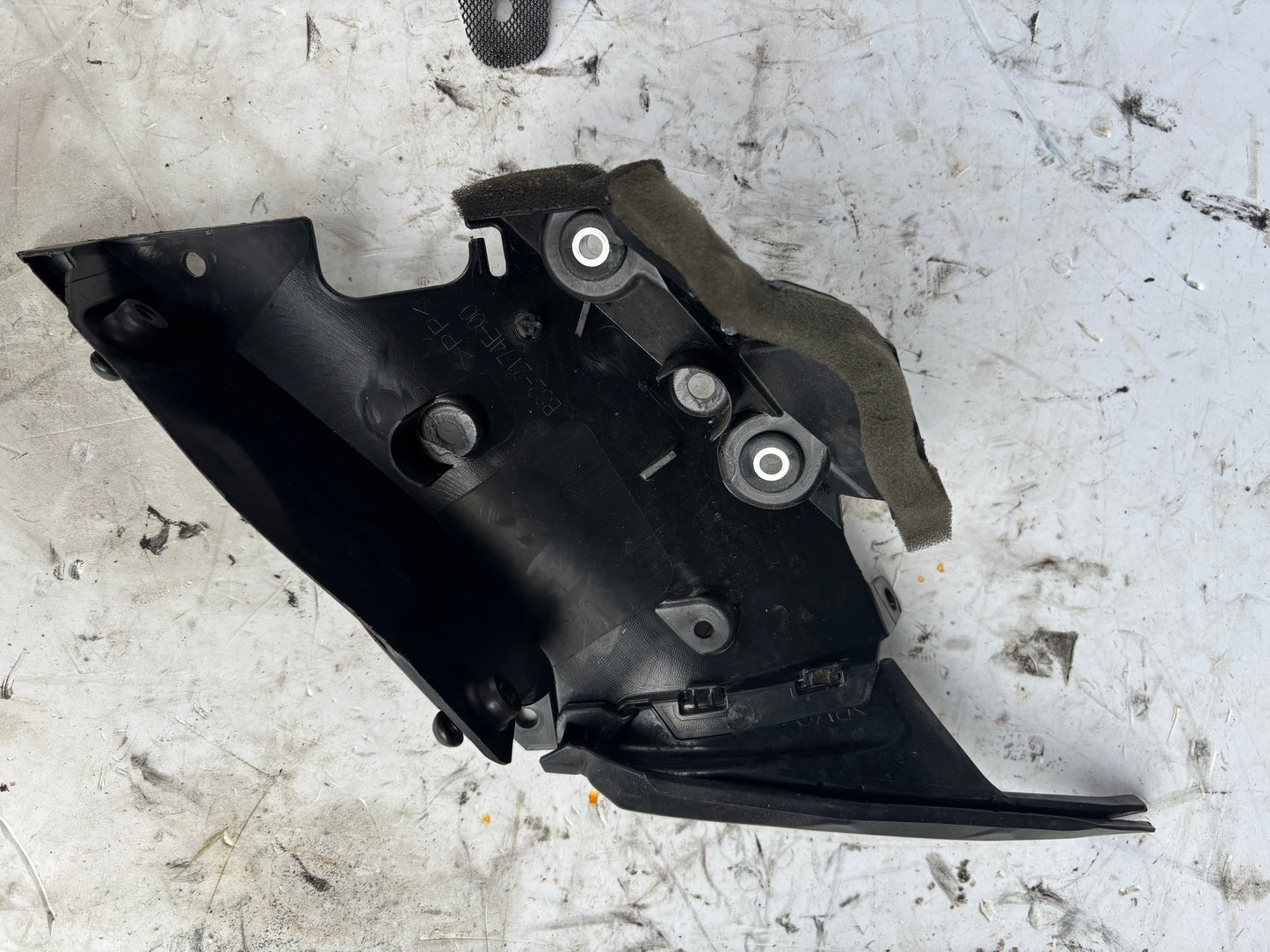 Linke Tanklufthutzenhalterung Yamaha MT 09 2017-2020