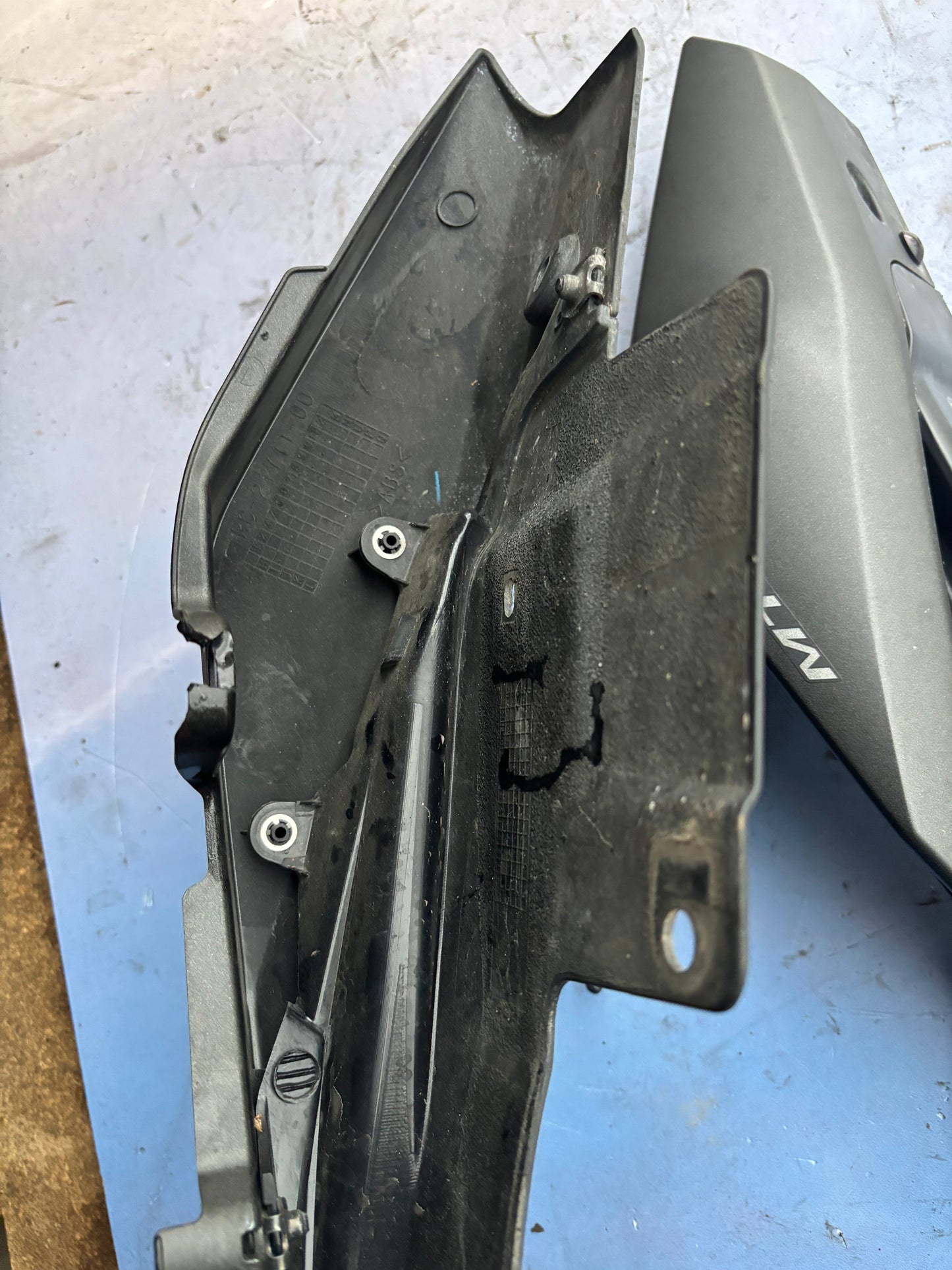 Rechte und linke Heckrumpfverkleidung Yamaha MT 09 2013/2016