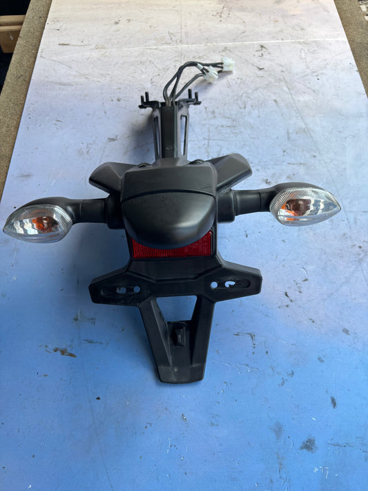 Schmutzfänger-Halteplatte Blinker Yamaha MT 09 2013/2016
