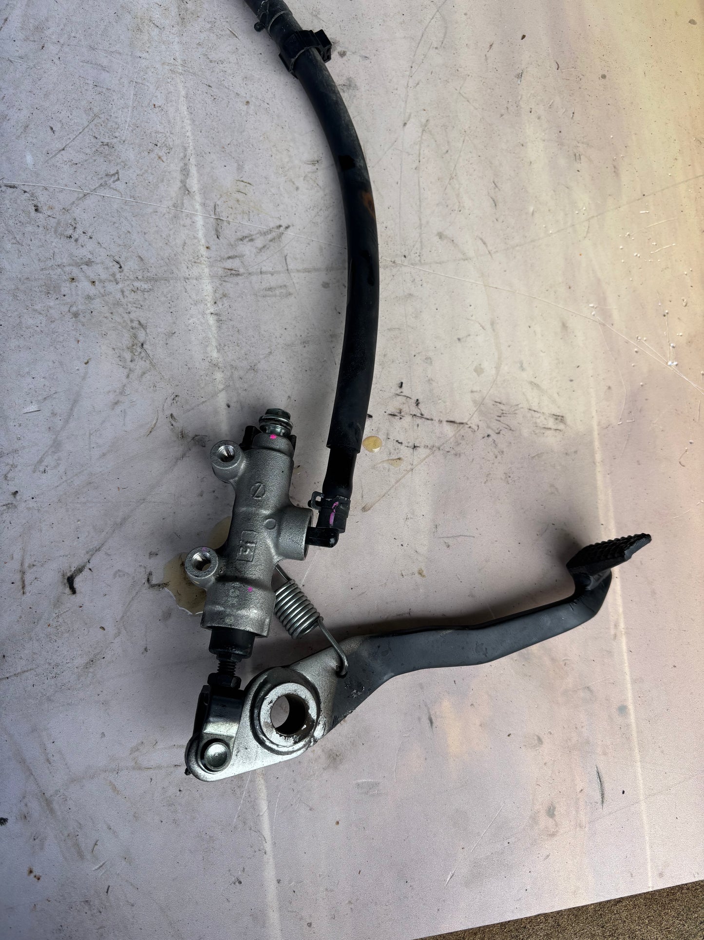 Kawasaki Er6 N 2012/2016 Bremspedal und Hauptbremszylinder