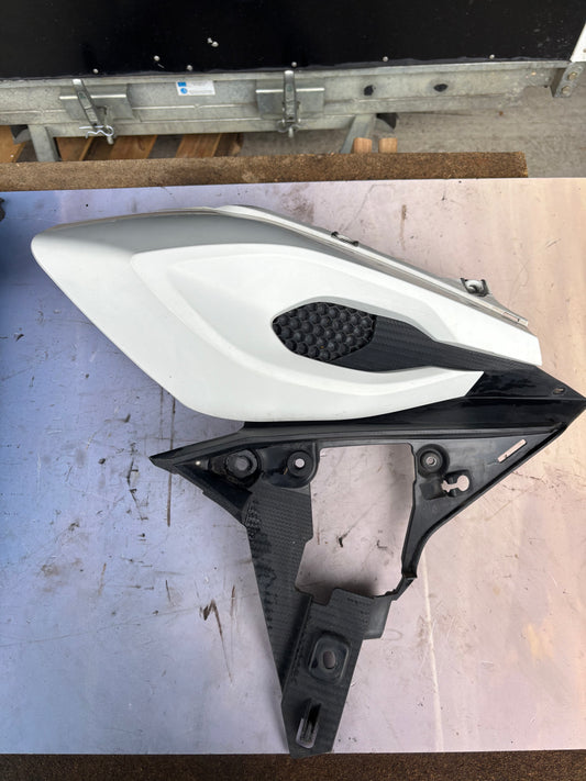 Rechte Lufthutze mit Seitenstütze Yamaha Tracer 900 2015/2017