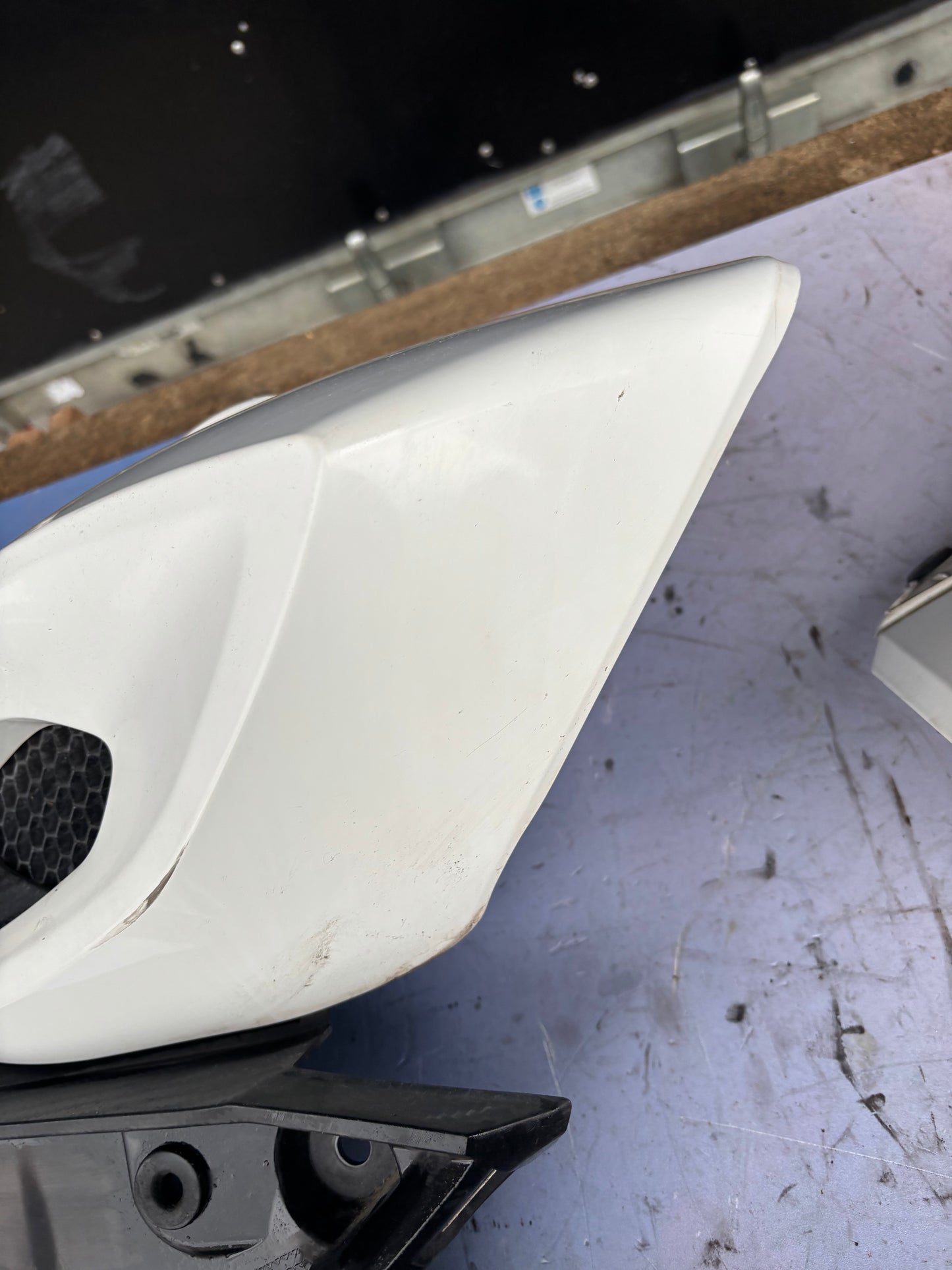 Linke Hutze mit Seitenstütze Yamaha Tracer 900 2015/2017