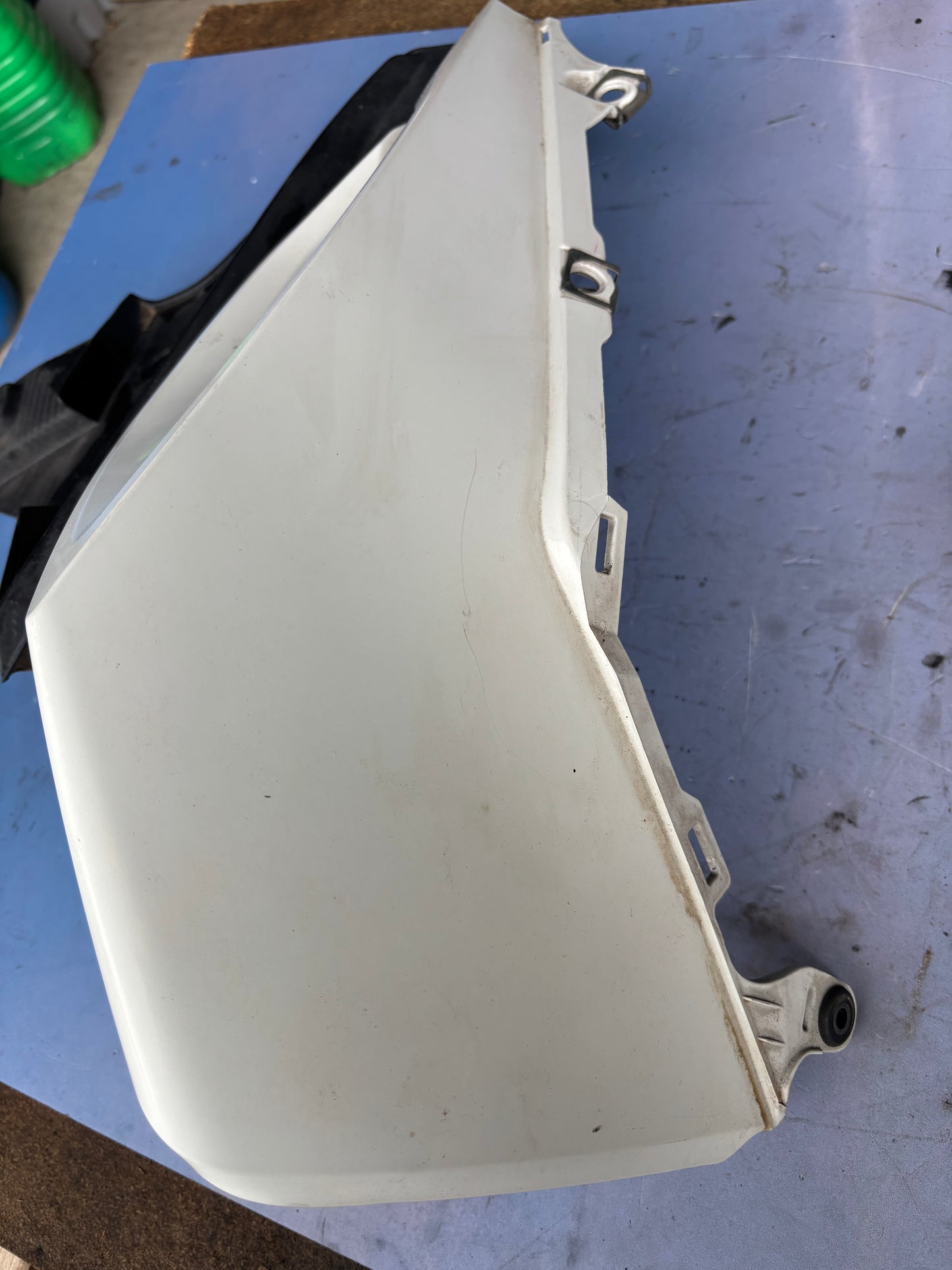 Linke Hutze mit Seitenstütze Yamaha Tracer 900 2015/2017