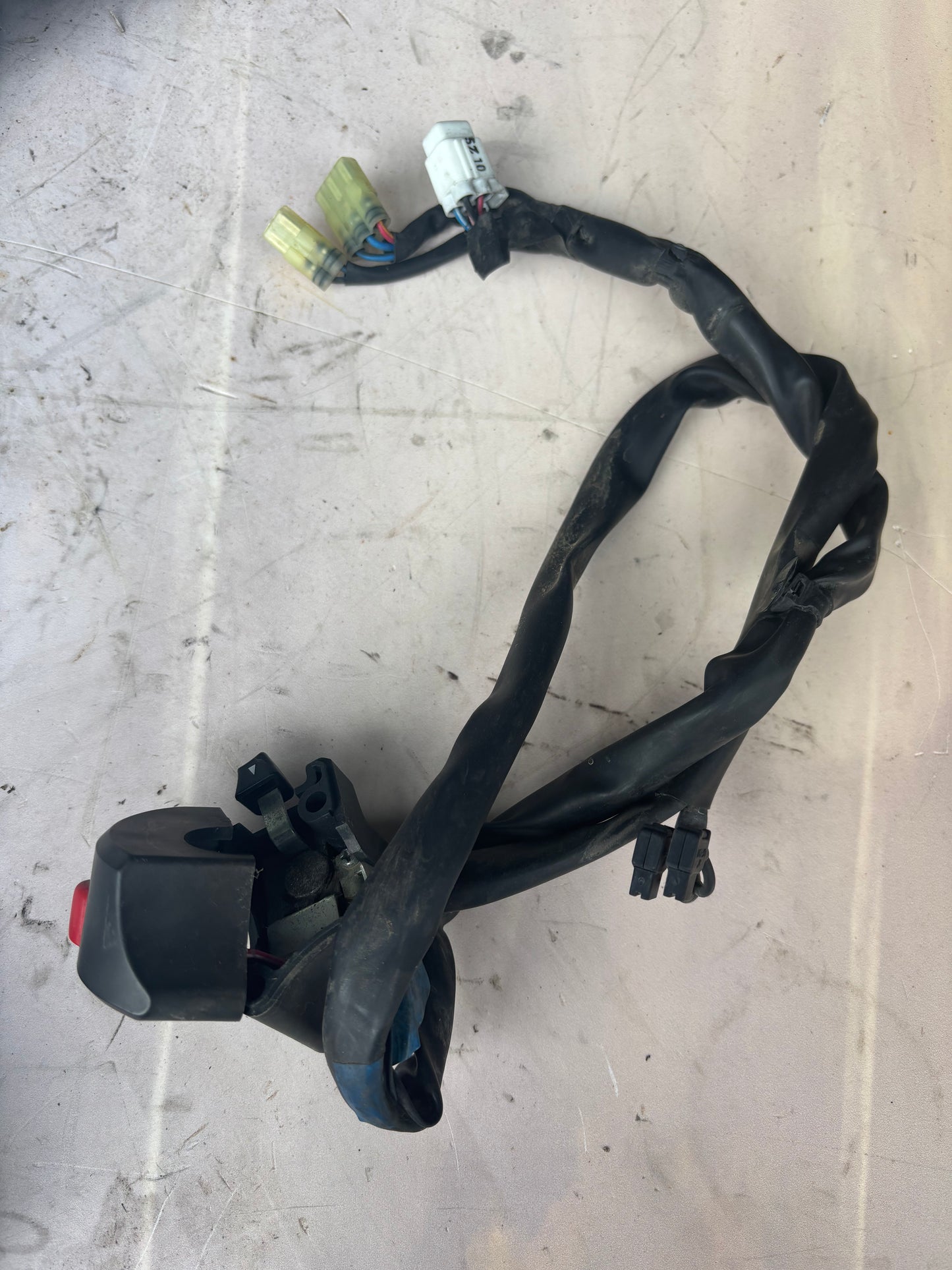 Commodo Droit démarrage yamaha tracer 900 2015/2017 POLICE