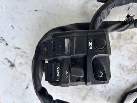 Commodo phare gauche Yamaha tracer 900 2018/2020