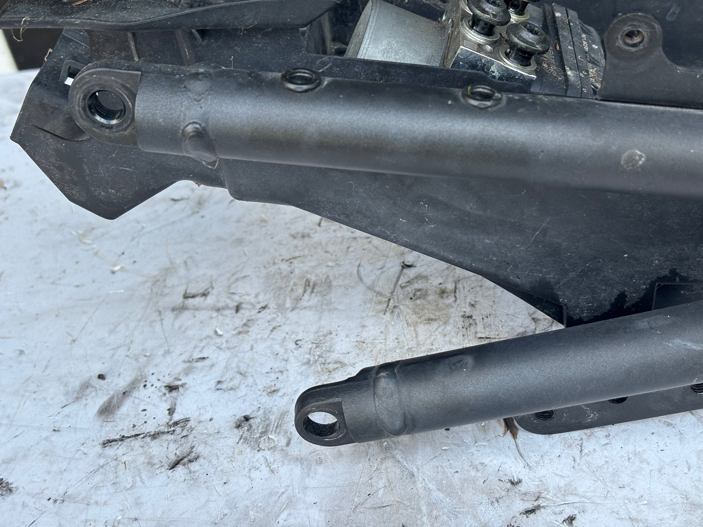 Boucle bati arrière yamaha tracer 900 2015/2020 ex police