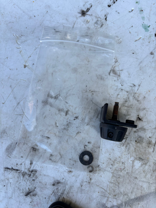 Vis réglage serrage bulle saute vent Yamaha tracer 900 2015/2017